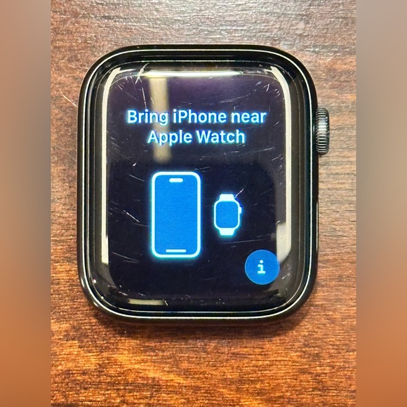 Apple Watch Series 6 (44mm) with New in the Box Black Authentic Apple Watch Band - Picture 2 of 11